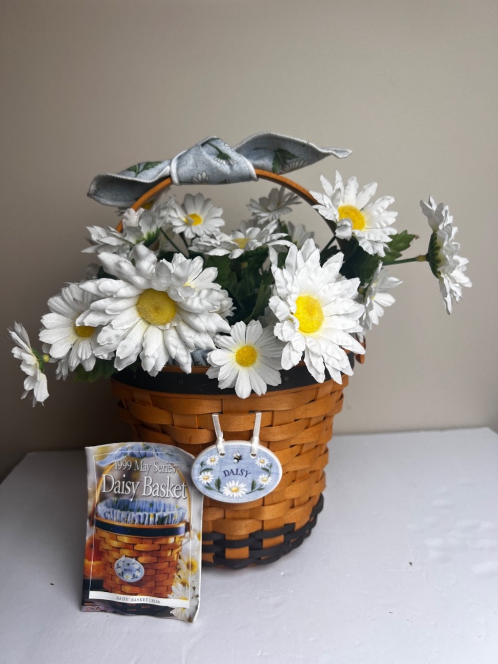 1999 May Series Longaberger Daisy Basket liner protector handle wrap tie-on
